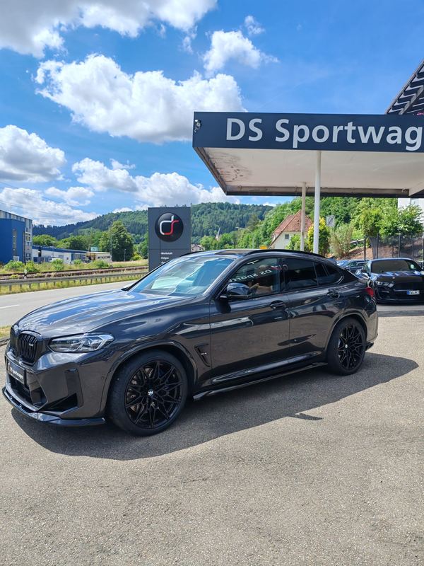 BMW X4 M in Dunkelgrau