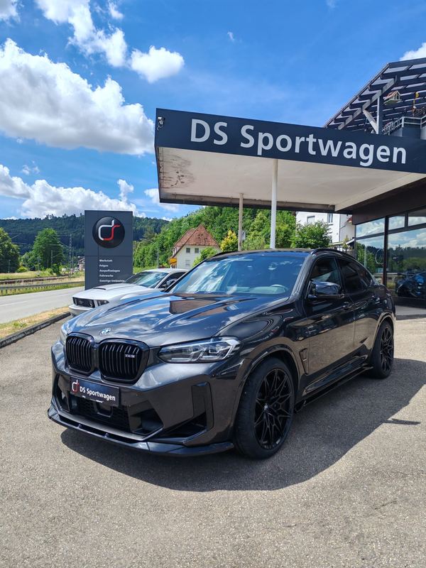 BMW X4 M in Dunkelgrau, Frontansicht